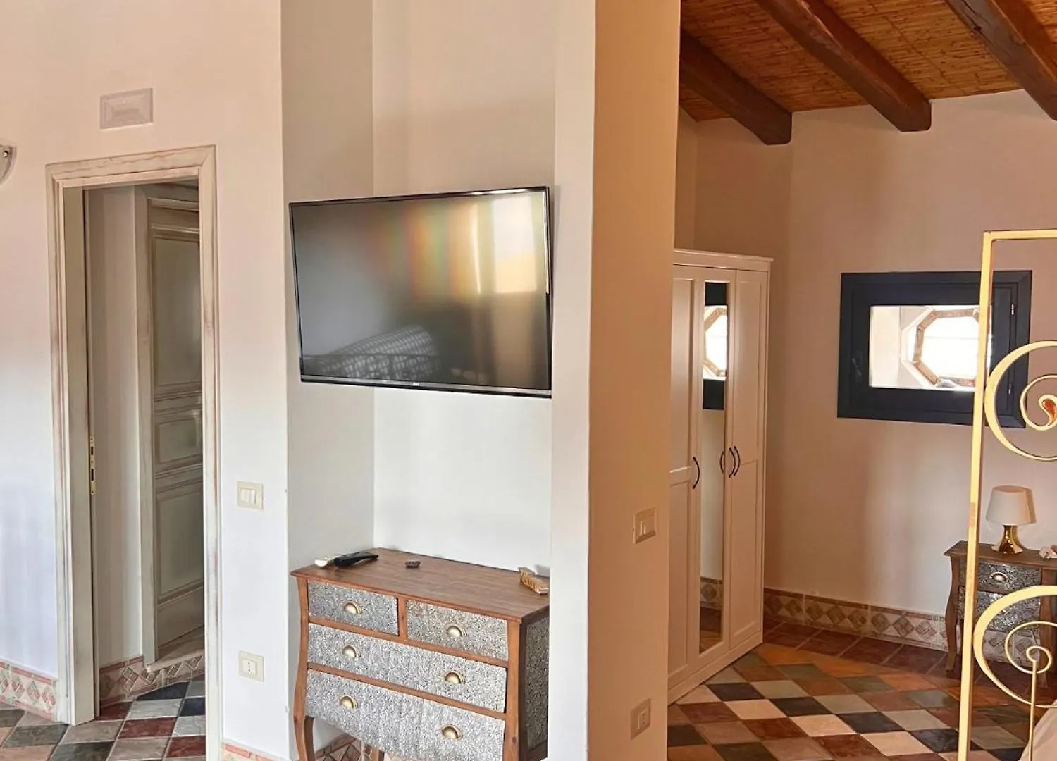 Ogliastra Luxury Apartment Tortolì 0*,